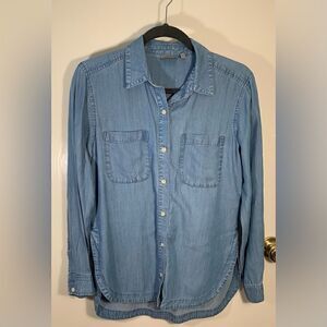 Athleta EUC blue denim button down long sleeve shirt Size XS